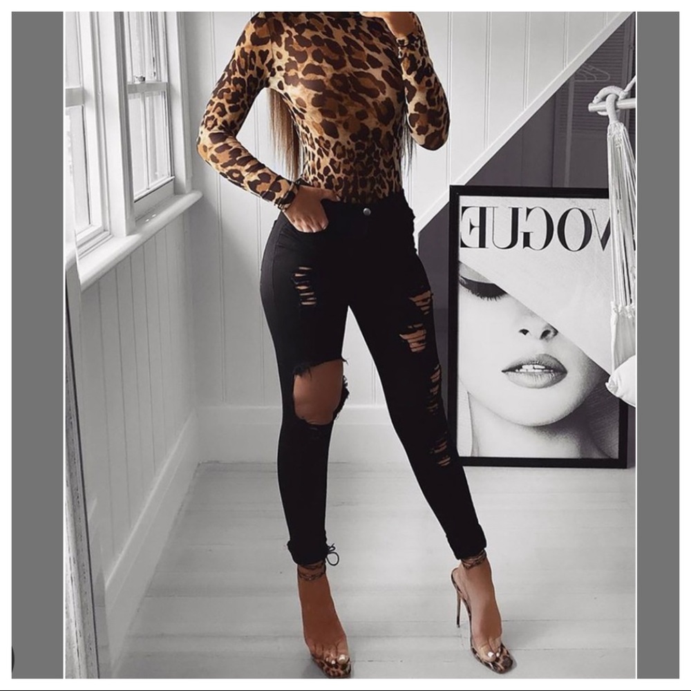 ✨LAST ONES✨Black Ultra Distressed Skinny Jeans - Picture 2 of 9